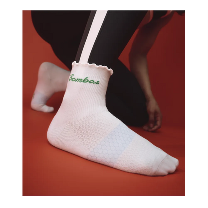 Women’s Ruffle Athletic Quarter Socks