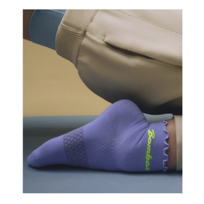 Women’s Ruffle Athletic Quarter Socks